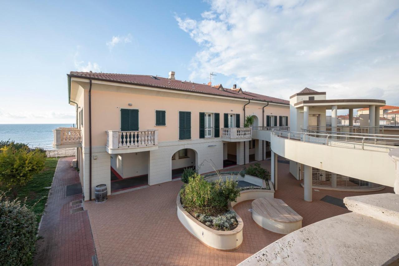 Il Faro Appartamenti San Vincenzo Exterior foto